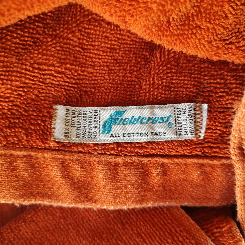 Fieldcrest Vintage 1970s, 1980s Burnt Orange Bath Towel And Wash Cloth Set USA